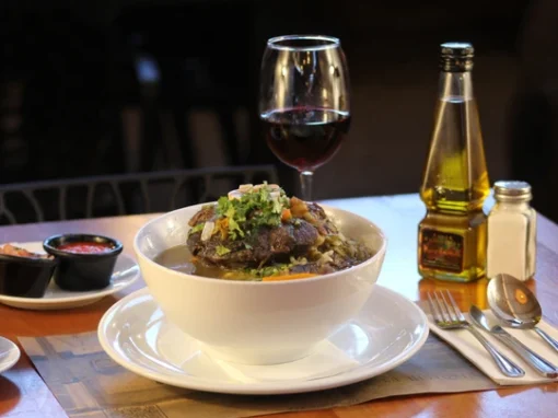 Juan y Medio: El Clásico Chileno que Transforma Cada Parada en una Fiesta de Sabores Juan y Medio: El Clásico Chileno que Transforma Cada Parada en una Fiesta de Sabores